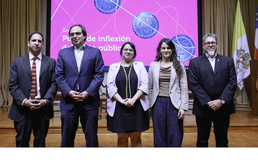 Directora de Presupuestos expone en seminario “Punto de inflexión del gasto público” organizado por la Escuela de Gobierno UC Directora de Presupuestos expone en seminario “Punto de inflexión del gasto público” organizado por la Escuela de Gobierno UC