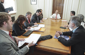 Ministro de Hacienda, Rodrigo Valdés, encabezó reunión del Consejo Asesor Fiscal