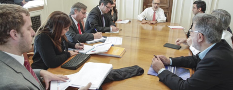 Ministro de Hacienda, Rodrigo Valdés, encabezó reunión del Consejo Asesor Fiscal