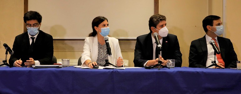 Ministro de Hacienda y Directora de Presupuestos presentan el Informe de Finanzas Públicas del Cuarto Trimestre de 2021 Ministro de Hacienda y Directora de Presupuestos presentan el Informe de Finanzas Públicas del Cuarto Trimestre de 2021