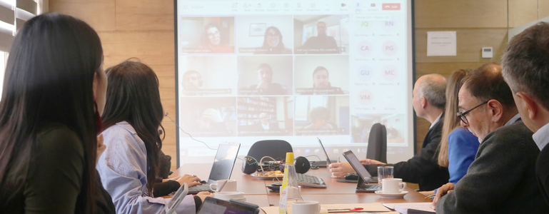 Dipres y Subsecretaría de Evaluación Social presentaron monitoreo de programas públicos 2023 a instituciones de la sociedad civil Dipres y Subsecretaría de Evaluación Social presentaron monitoreo de programas públicos 2023 a instituciones de la sociedad civil