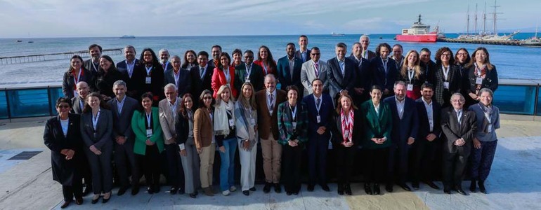 BID reúne en Punta Arenas a autoridades regionales y locales de Chile, América Latina y el Caribe para abordar los desafíos urbanos BID reúne en Punta Arenas a autoridades regionales y locales de Chile, América Latina y el Caribe para abordar los desafíos urbanos