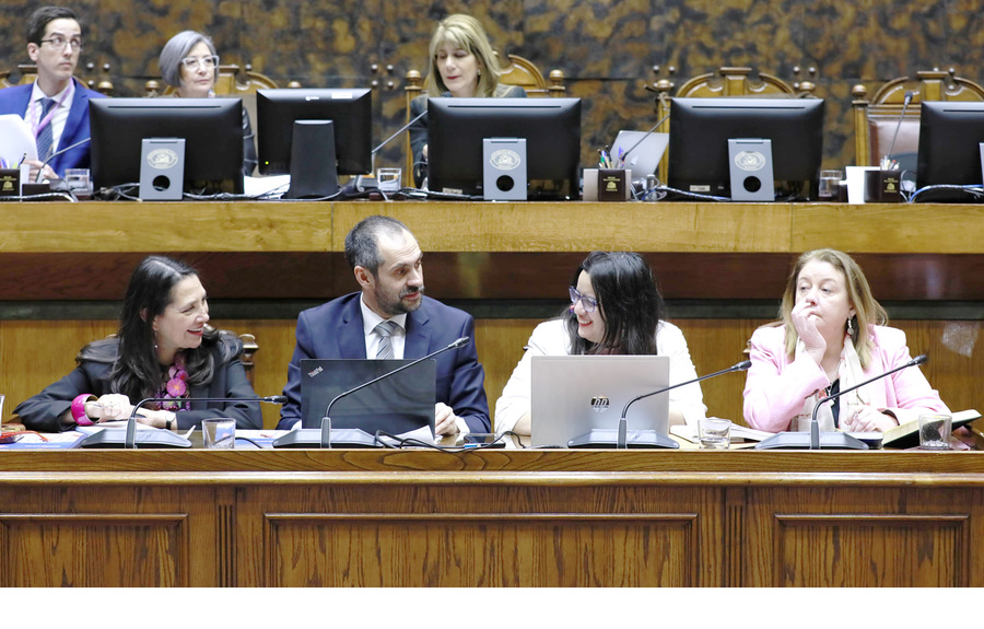 Ministro de Hacienda y directora de Presupuestos presentan el Estado de la Hacienda Pública y el Informe de Finanzas Públicas para dar inicio al debate presupuestario