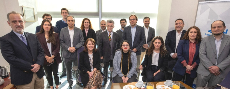 Directora de Dipres participa en encuentro académico junto a expertos que analizaron diversos ámbitos del Presupuesto de la Nación