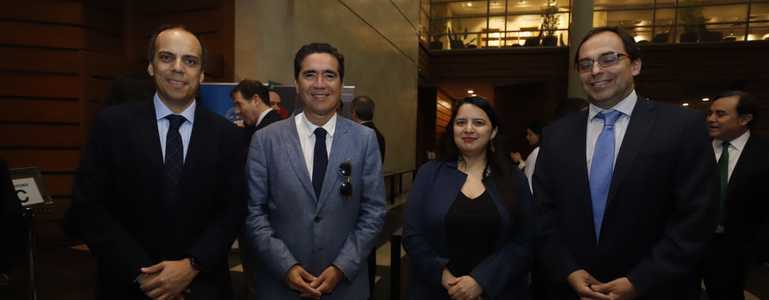 Directora de Presupuestos participa en seminario sobre impacto fiscal y desafíos del FES en la Uandes